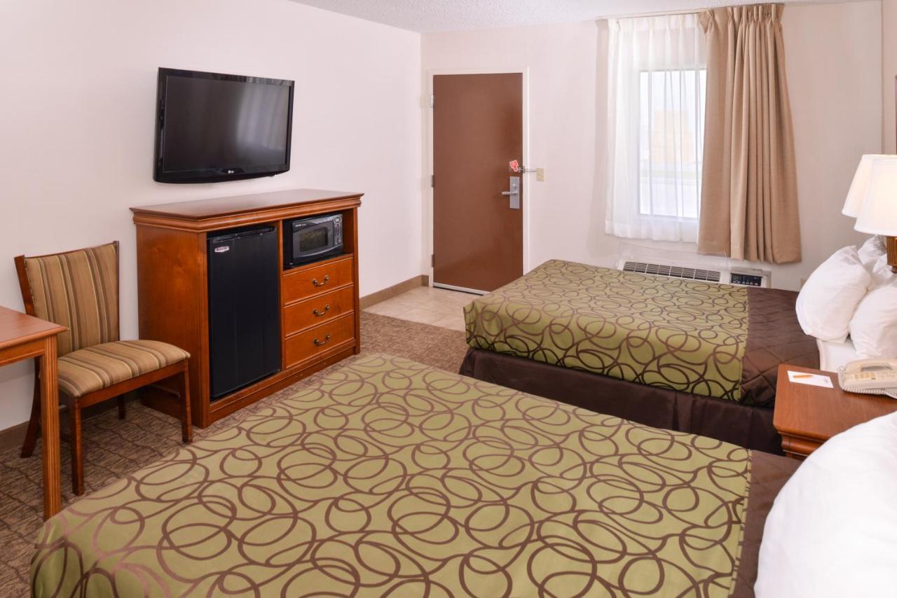 Briarwood Inn Of Geneva מראה חיצוני תמונה